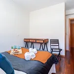 Host Wise - Homely Large Flat - Balcony דירה גימראייש