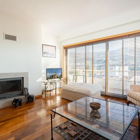 Host Wise - Homely Large Flat - Balcony * Guimarães