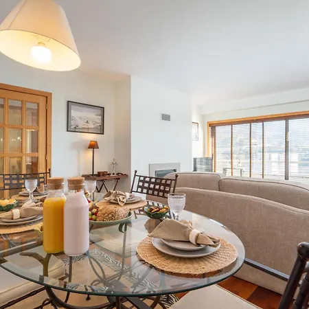 Host Wise - Homely Large Flat - Balcony アパート