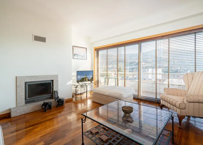 Host Wise - Homely Large Flat - Balcony * גימראייש