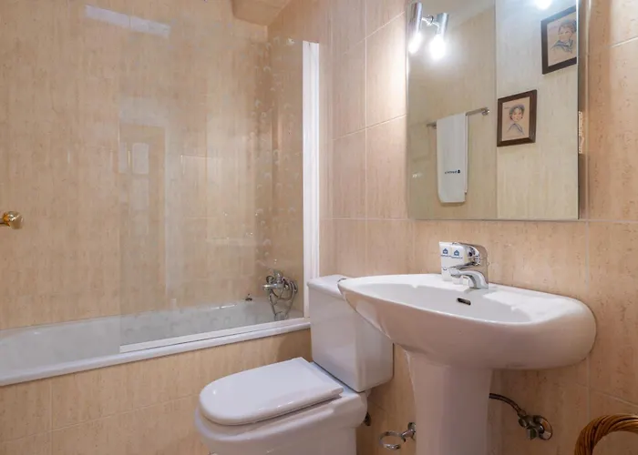 아파트 Host Wise - Homely Large Flat - Balcony 귀마레스